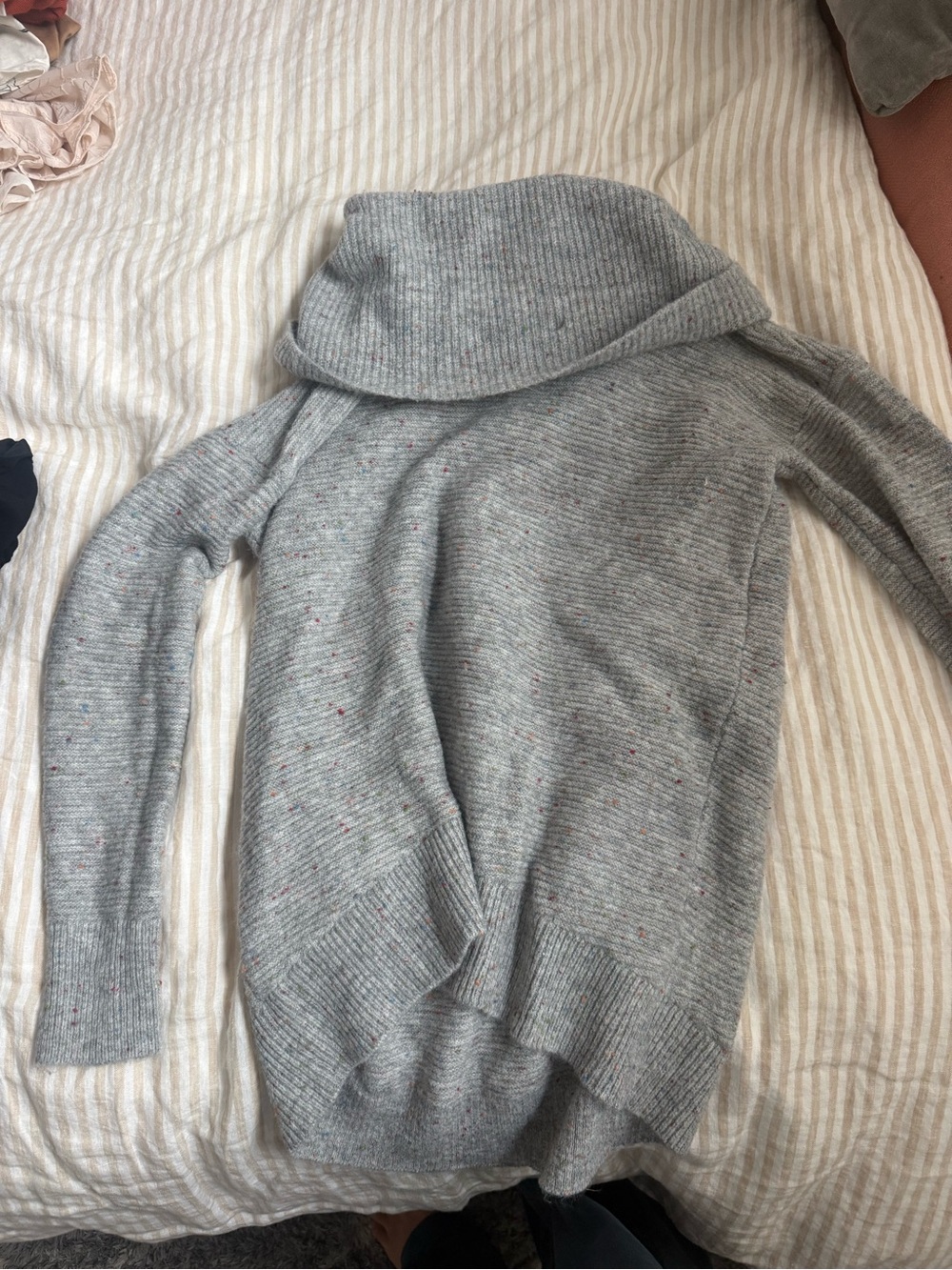 LOFT gray turtleneck sweater with speckled color, size XS